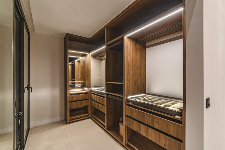 begehbarer_kleiderschrank-Mobile